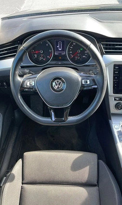 Volkswagen Passat cena 56500 przebieg: 92900, rok produkcji 2019 z Rakoniewice małe 277